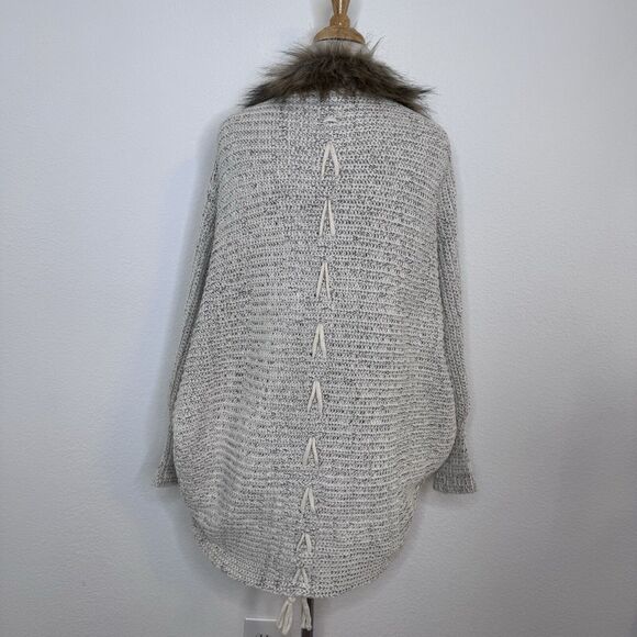 Womens Open Sweater Cardigan Size 1X Gray Ivory Cable Knit Boho Faux Fur Rodeo - Picture 3 of 11